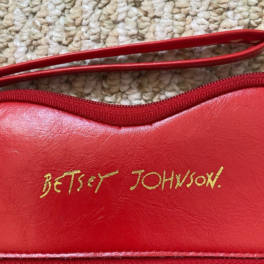 BETSEY JOHNSON | Red Lips Wristlet Zipper Clutch - Picture 7 of 9